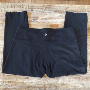 Lululemon crop legging.